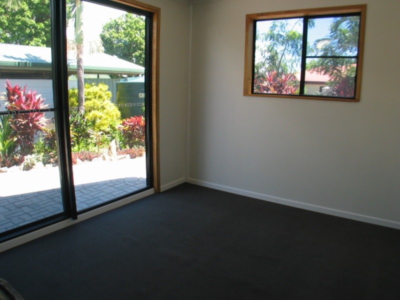 6 Baxter Avenue, Brisk Bay QLD 4805