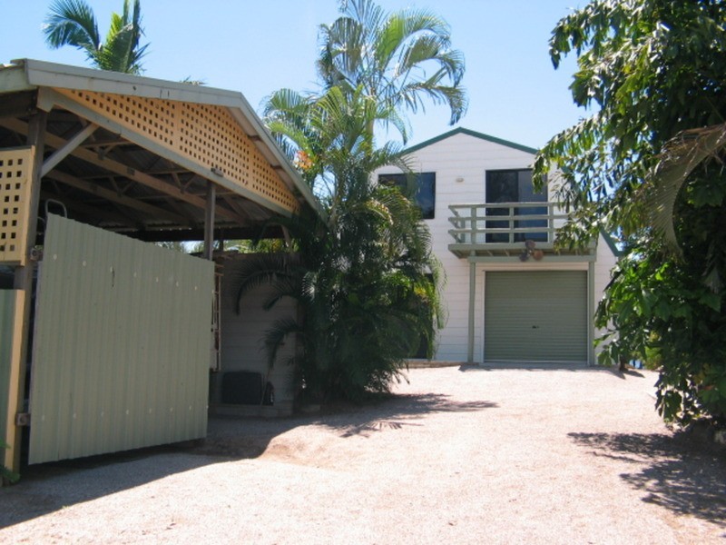 6 Baxter Avenue, Brisk Bay QLD 4805