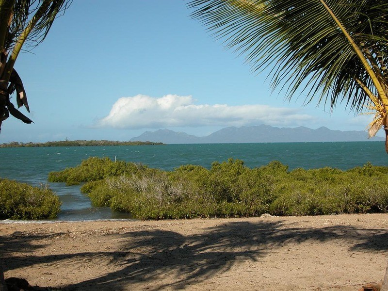 6 Baxter Avenue, Brisk Bay QLD 4805