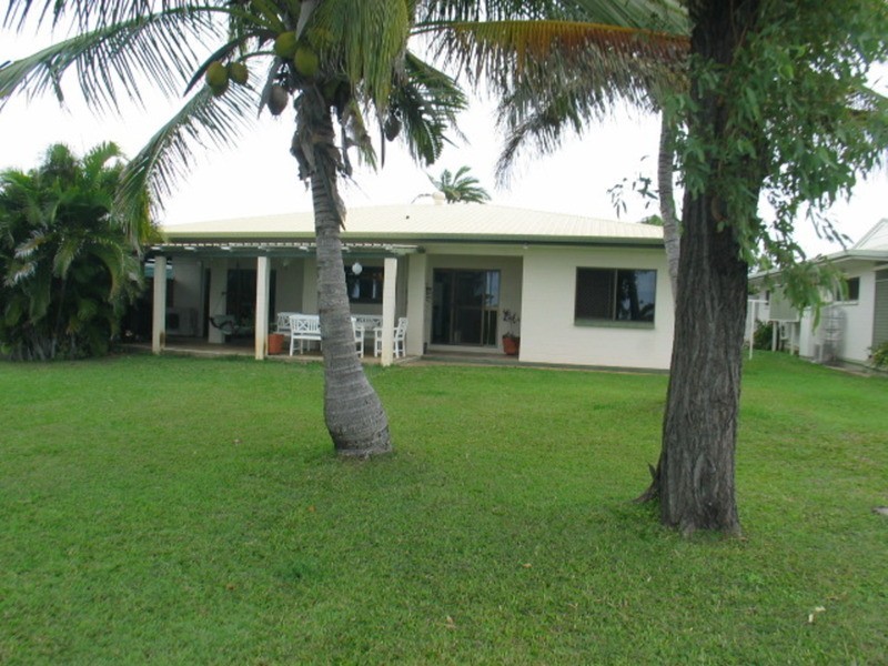 52 Whyte Avenue, Bowen QLD 4805