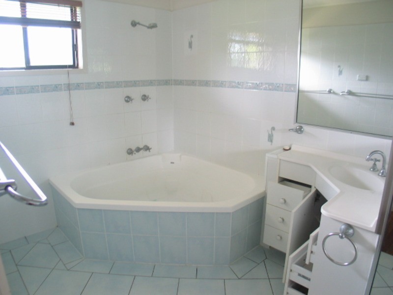 15 Howard Street, Bowen QLD 4805