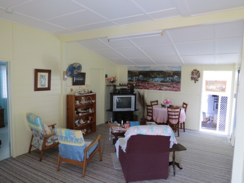 25 Thomas Street, Bowen QLD 4805