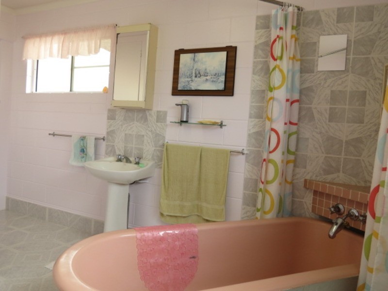 25 Thomas Street, Bowen QLD 4805