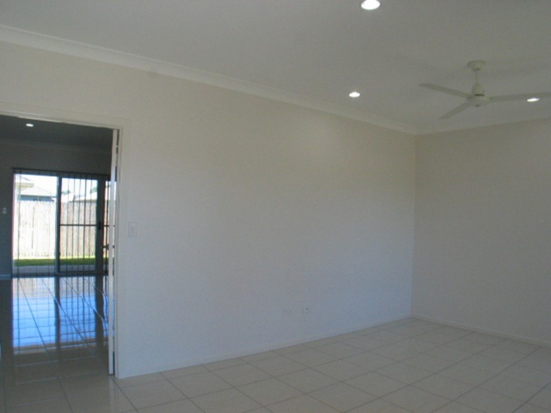 1 Seventh Close, Bowen QLD 4805