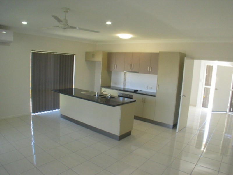1 Seventh Close, Bowen QLD 4805