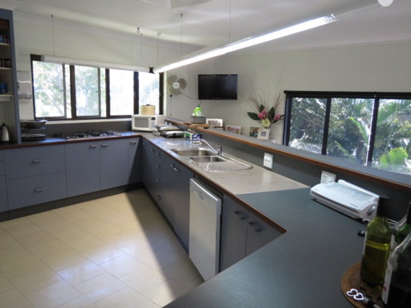 69 Hillview Road, Bowen QLD 4805