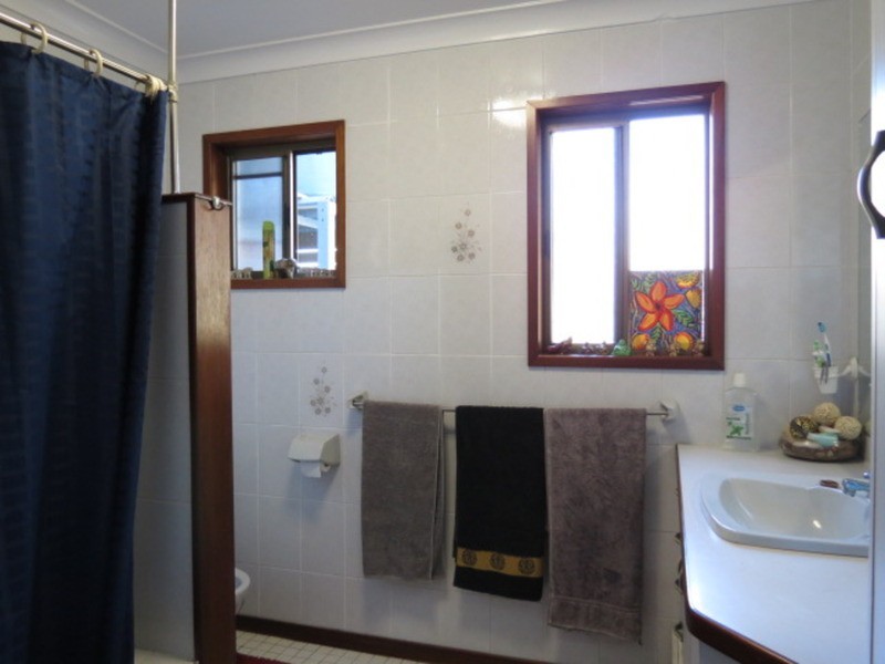 69 Hillview Road, Bowen QLD 4805