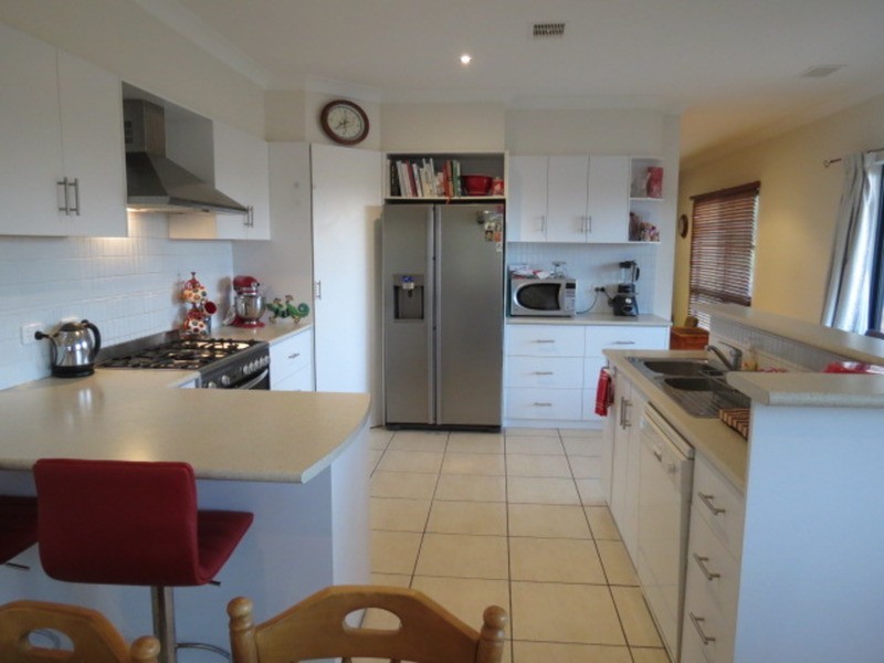17 Bayview Crescent, Bowen QLD 4805