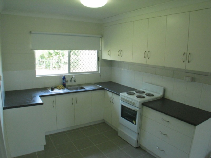 2/36 Brisbane Street, Bowen QLD 4805