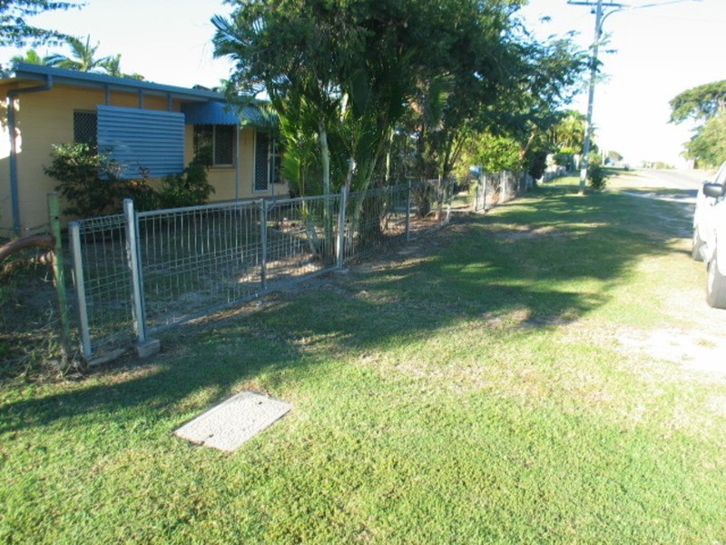 22 Rosshall Street, Bowen QLD 4805
