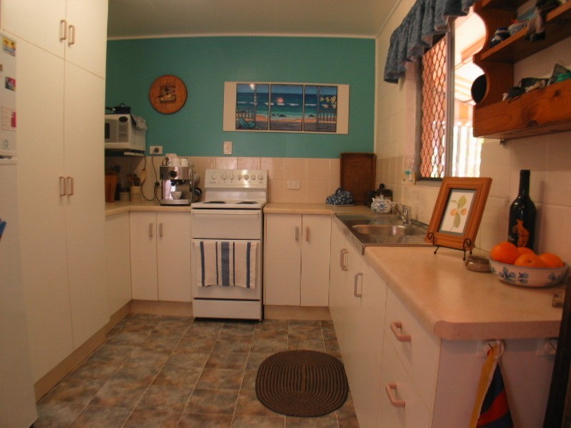 22 Rosshall Street, Bowen QLD 4805