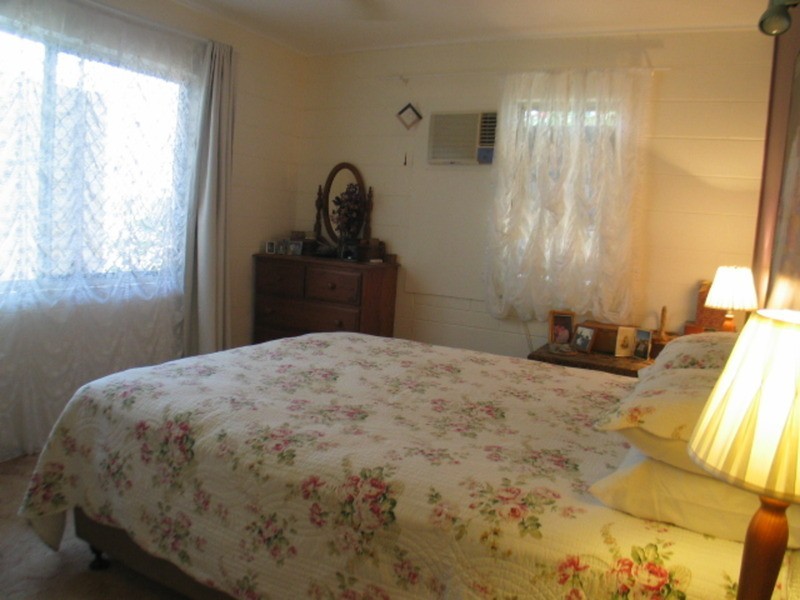 22 Rosshall Street, Bowen QLD 4805