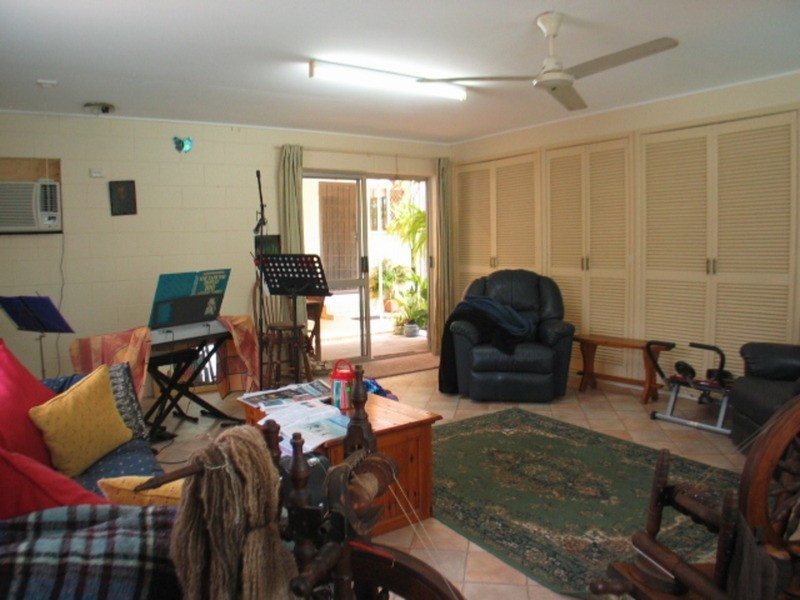 22 Rosshall Street, Bowen QLD 4805