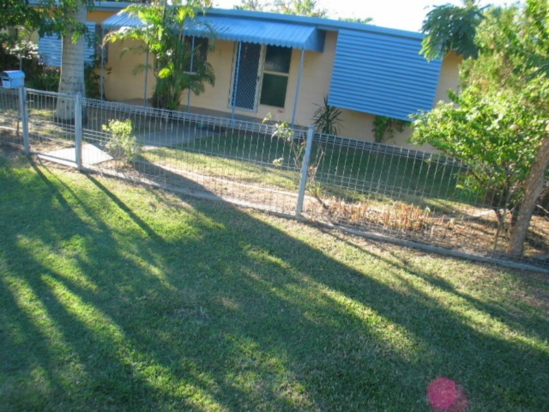 22 Rosshall Street, Bowen QLD 4805