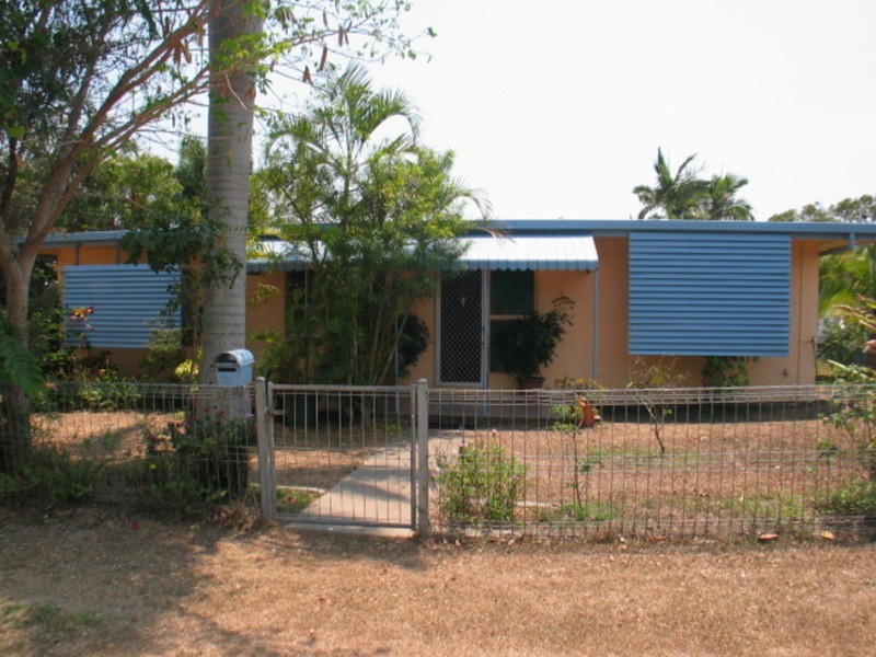 22 Rosshall Street, Bowen QLD 4805