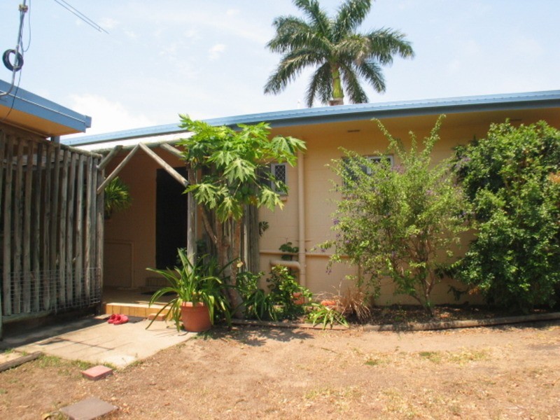 22 Rosshall Street, Bowen QLD 4805