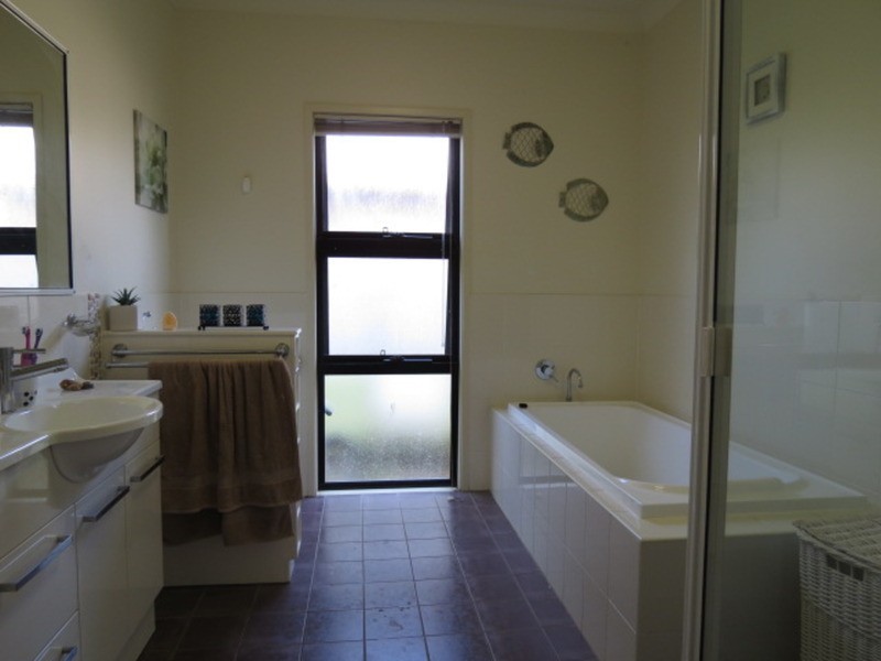 20 Fairway Drive, Bowen QLD 4805