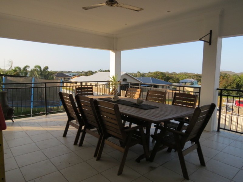 18 Reynolds Street, Bowen QLD 4805