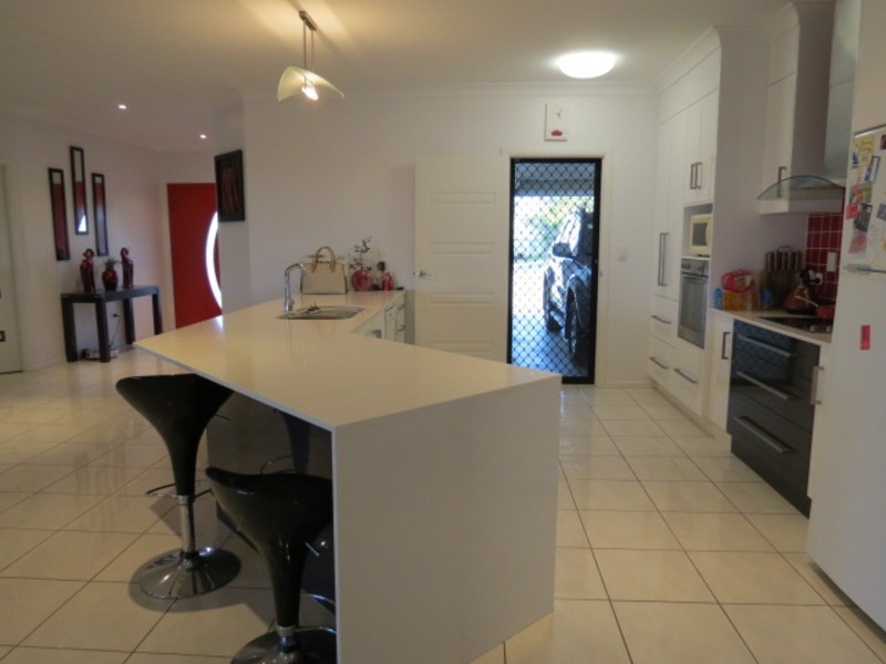 18 Reynolds Street, Bowen QLD 4805