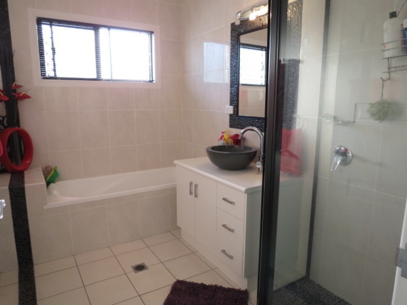 18 Reynolds Street, Bowen QLD 4805