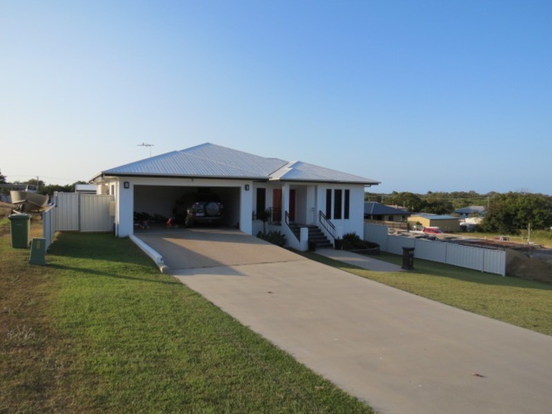 18 Reynolds Street, Bowen QLD 4805