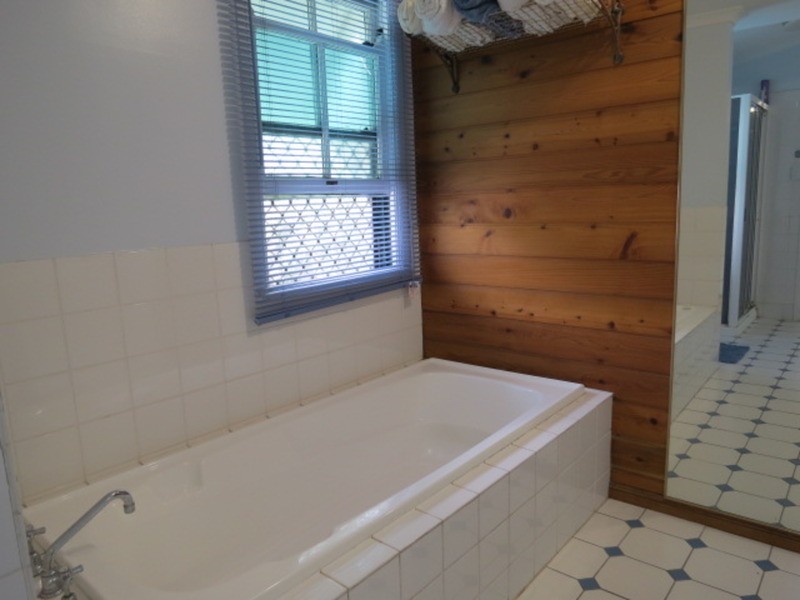 53 Poole Street, Bowen QLD 4805