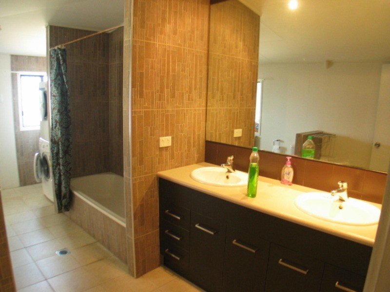 87A Herbert Street, Bowen QLD 4805