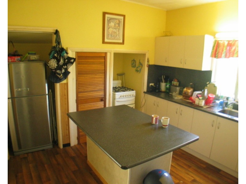 33 Gloucester Street, Bowen QLD 4805