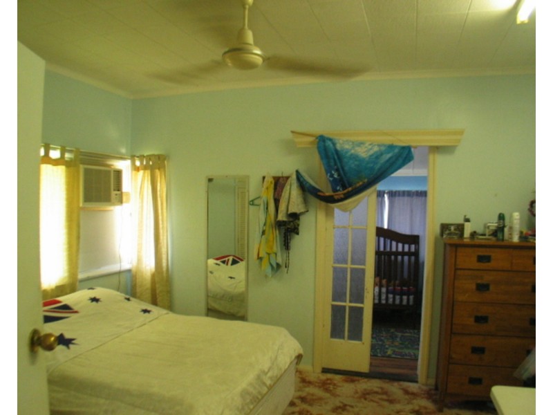 33 Gloucester Street, Bowen QLD 4805