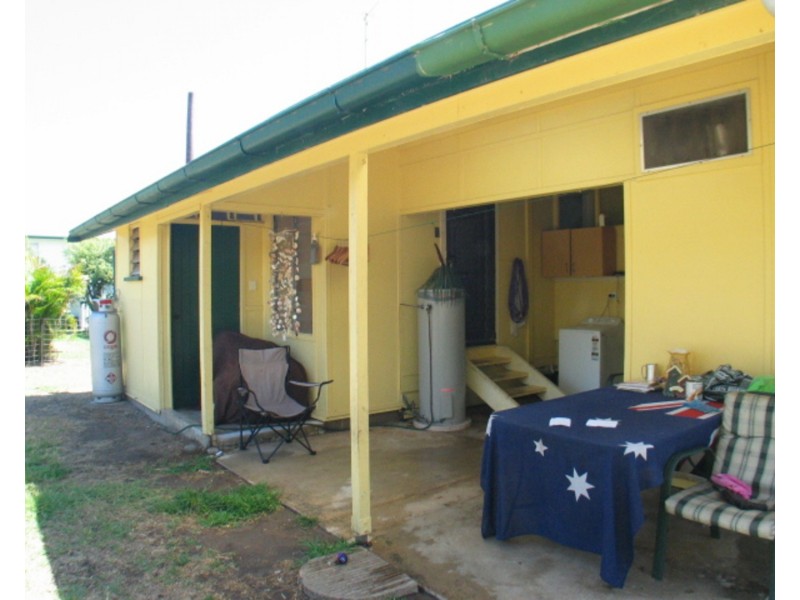 33 Gloucester Street, Bowen QLD 4805