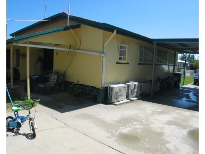 33 Gloucester Street, Bowen QLD 4805