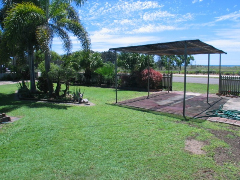 75 Queens Beach Esplanade, Bowen QLD 4805