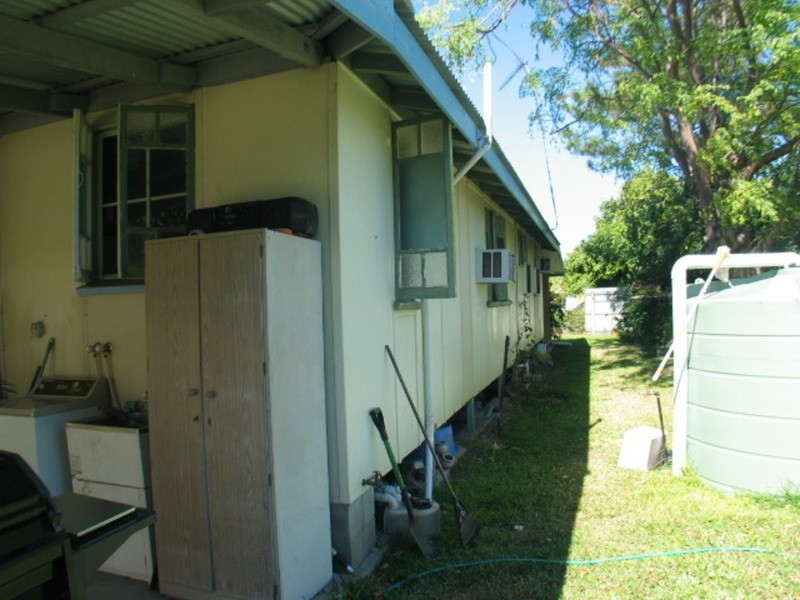 2/25 Tracey  Street, Bowen QLD 4805