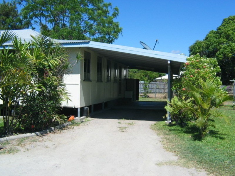 2/25 Tracey  Street, Bowen QLD 4805