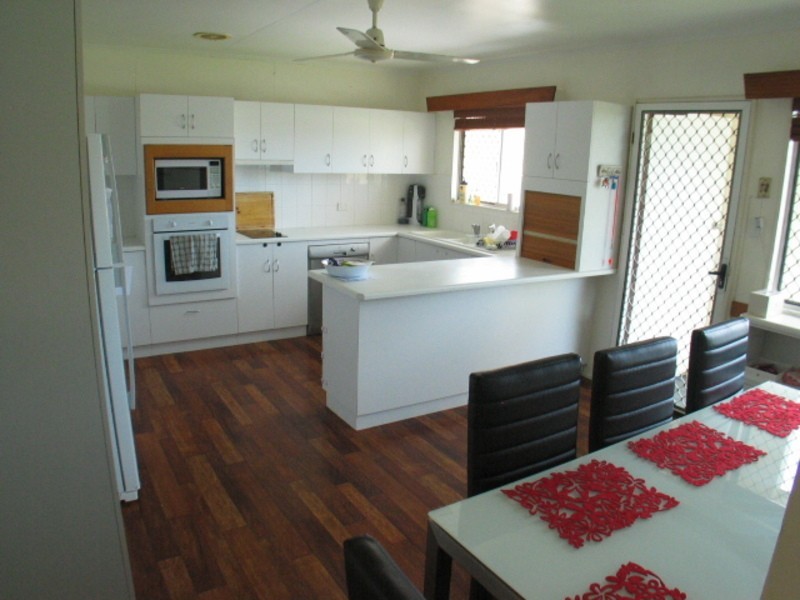 18 Daniel Street, Bowen QLD 4805