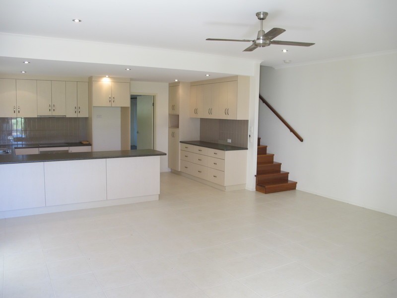 2/1 Murroona Street, Bowen QLD 4805