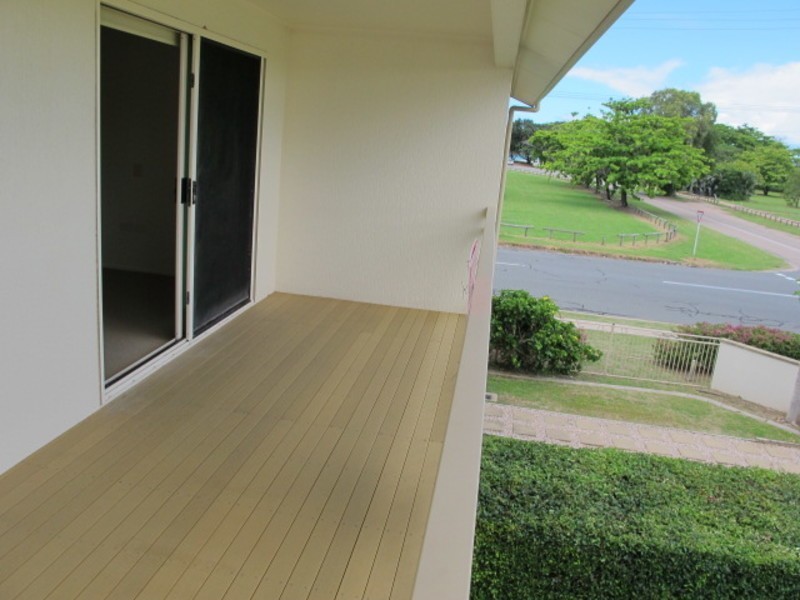 2/1 Murroona Street, Bowen QLD 4805