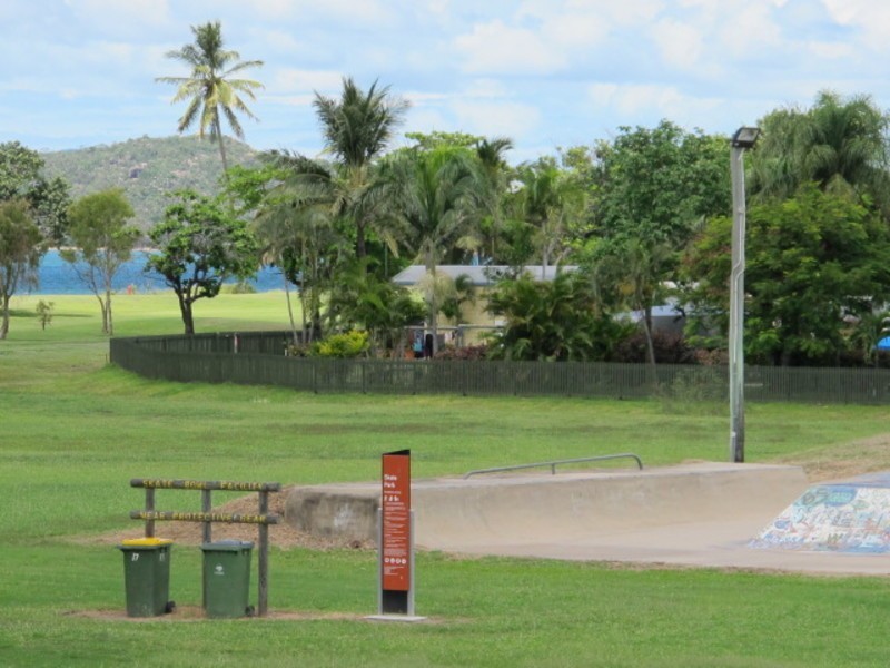 2/1 Murroona Street, Bowen QLD 4805