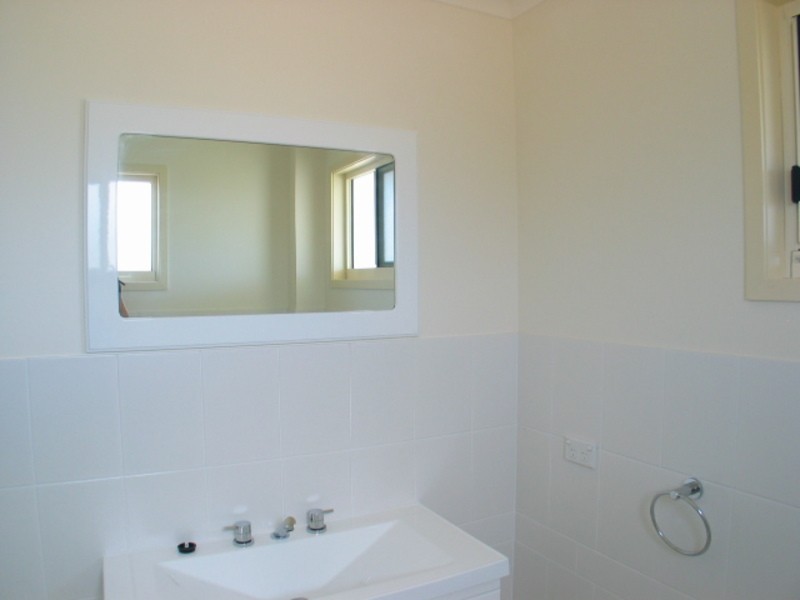 2/1 Murroona Street, Bowen QLD 4805