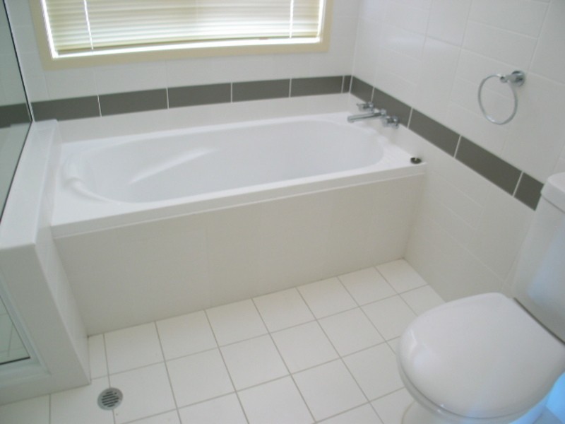 2/1 Murroona Street, Bowen QLD 4805