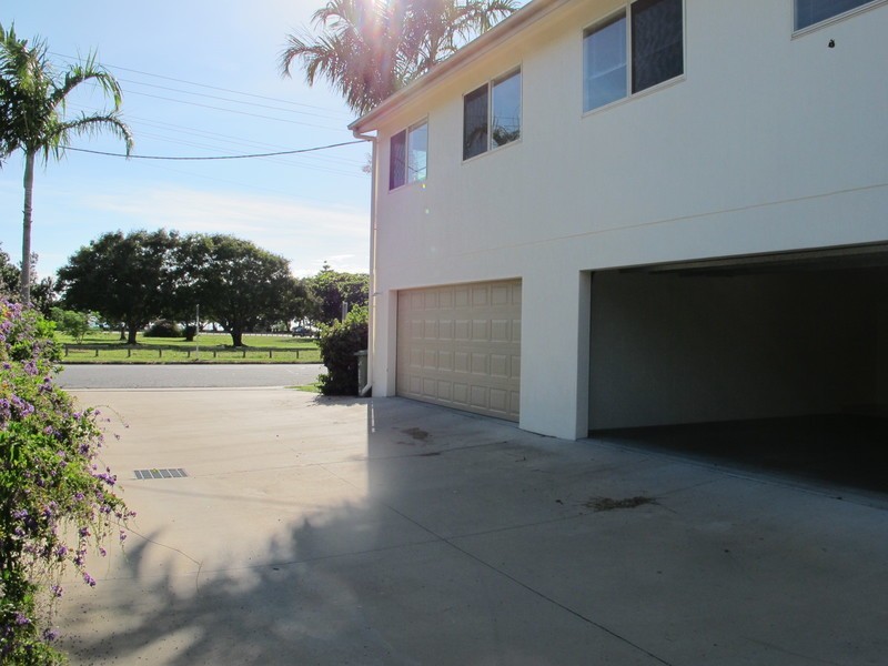 2/1 Murroona Street, Bowen QLD 4805