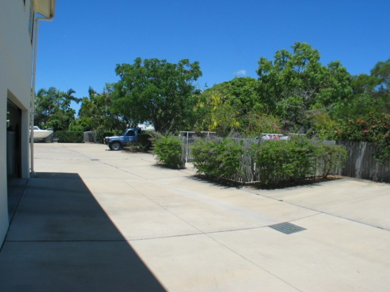 2/1 Murroona Street, Bowen QLD 4805