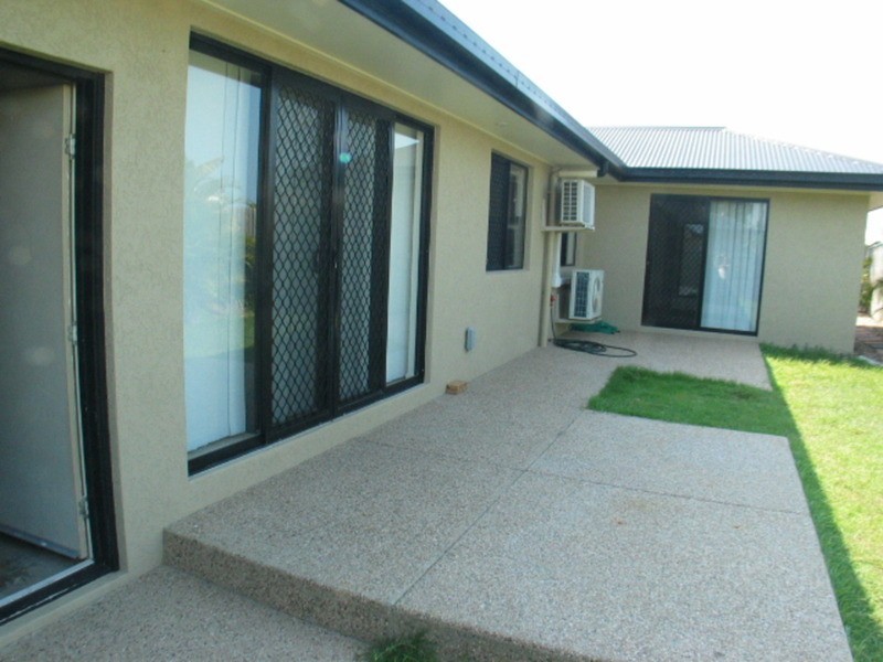 2/98A Williams Street, Bowen QLD 4805