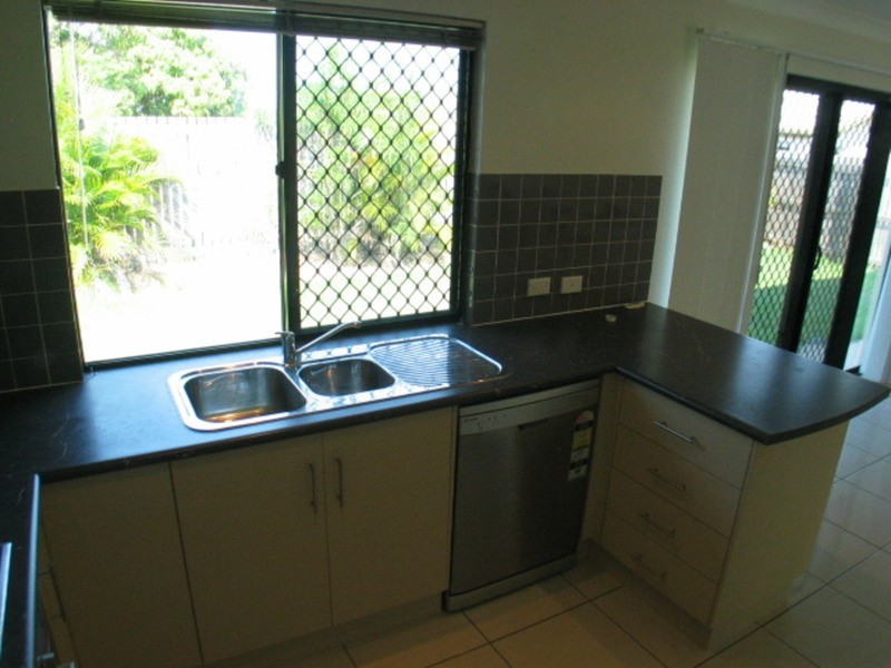 2/98A Williams Street, Bowen QLD 4805