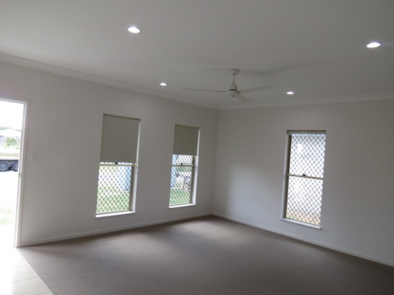 10 Seabreeze Crescent, Bowen QLD 4805