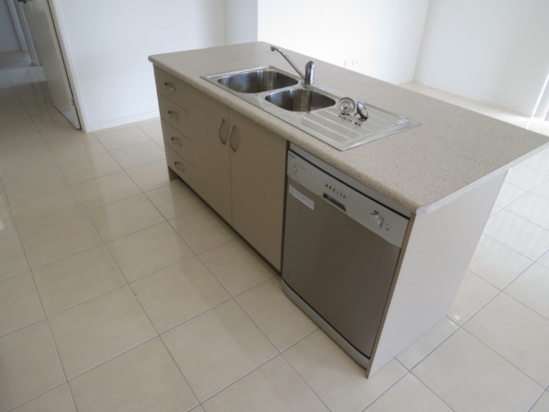 10 Seabreeze Crescent, Bowen QLD 4805