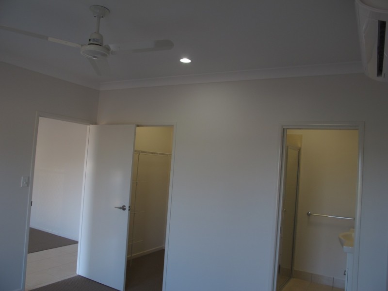 10 Seabreeze Crescent, Bowen QLD 4805