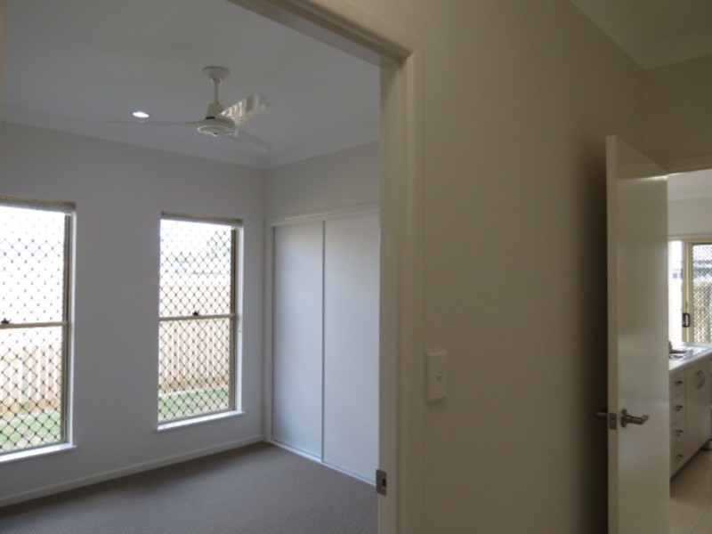 10 Seabreeze Crescent, Bowen QLD 4805