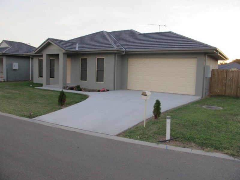 10 Seabreeze Crescent, Bowen QLD 4805