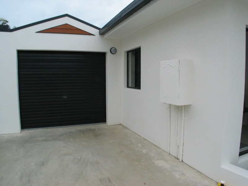 2/13 Queens Road, Bowen QLD 4805